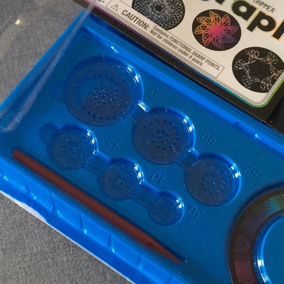 The original Spirograph game scratch & shimmer create amazing art - Picture 5 of 9